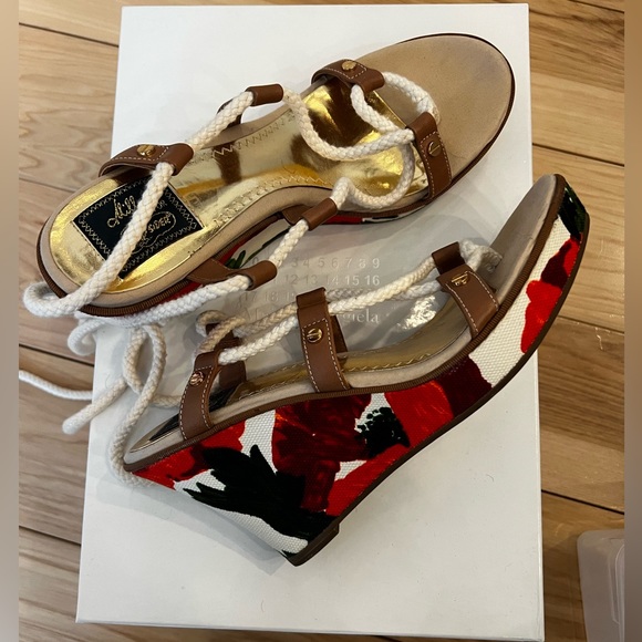 Milly Sandals - Picture 2 of 5